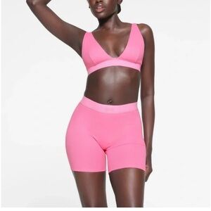 SKIMS Pink V-Neck Bra Intimates